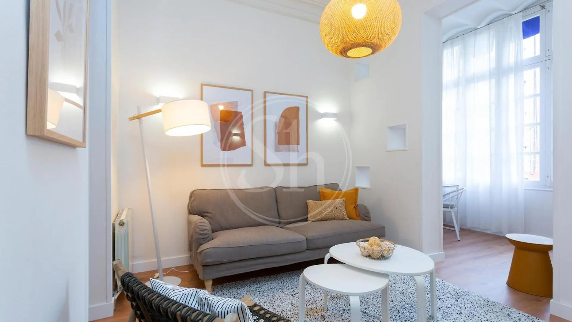 Comodo Piso En Eixample Barcelona Apartament