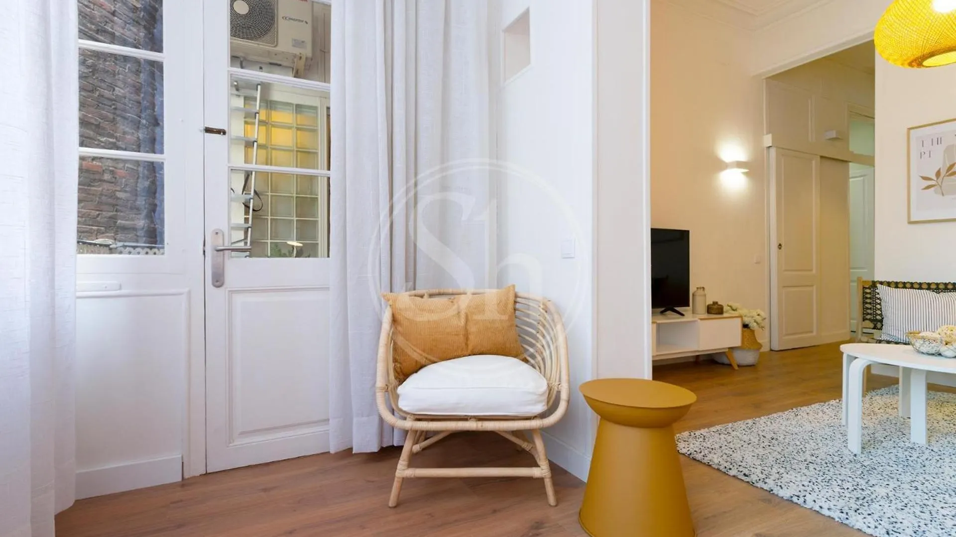 Comodo Piso En Eixample 巴塞罗那