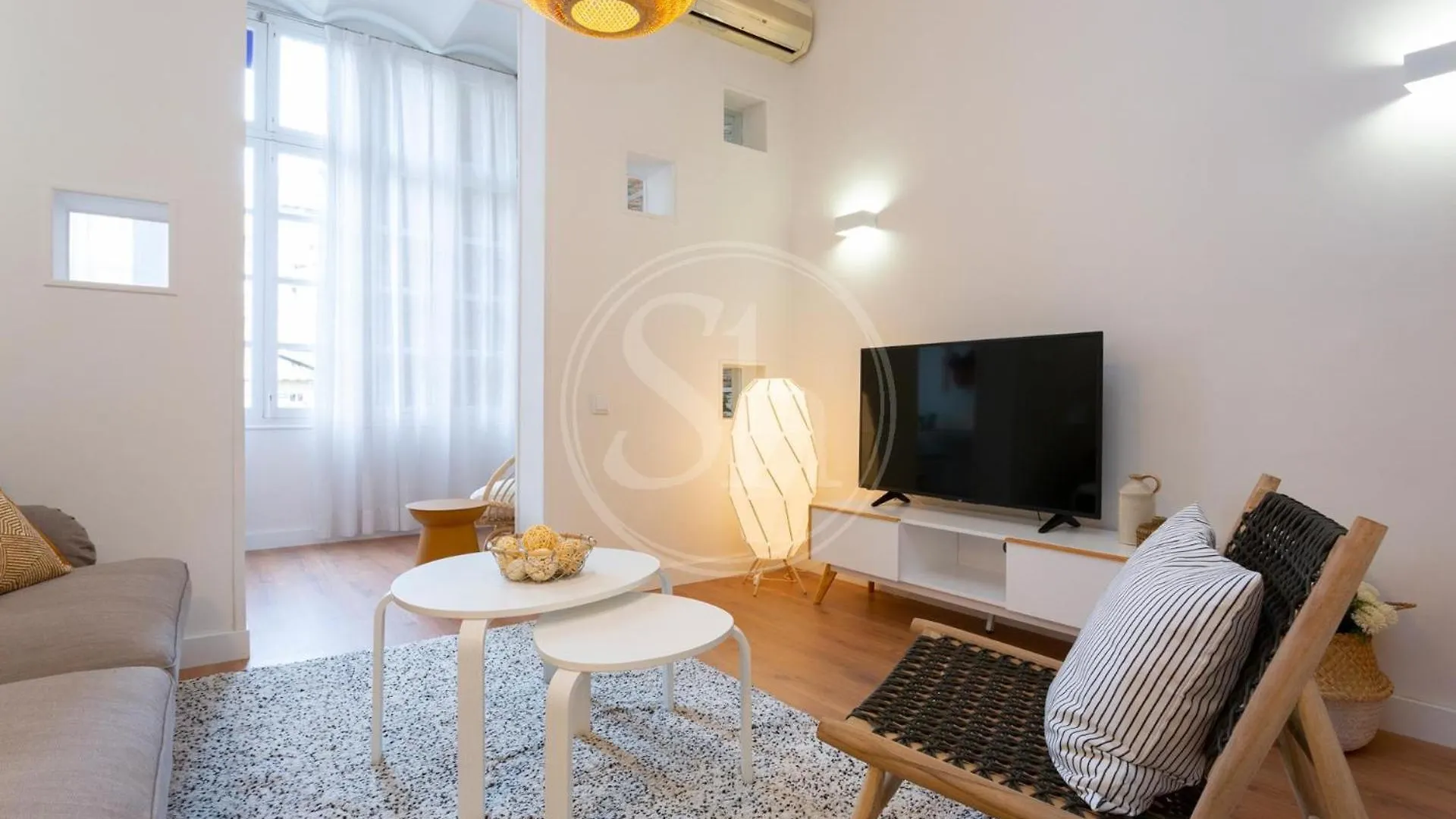 Comodo Piso En Eixample برشلونة شقة
